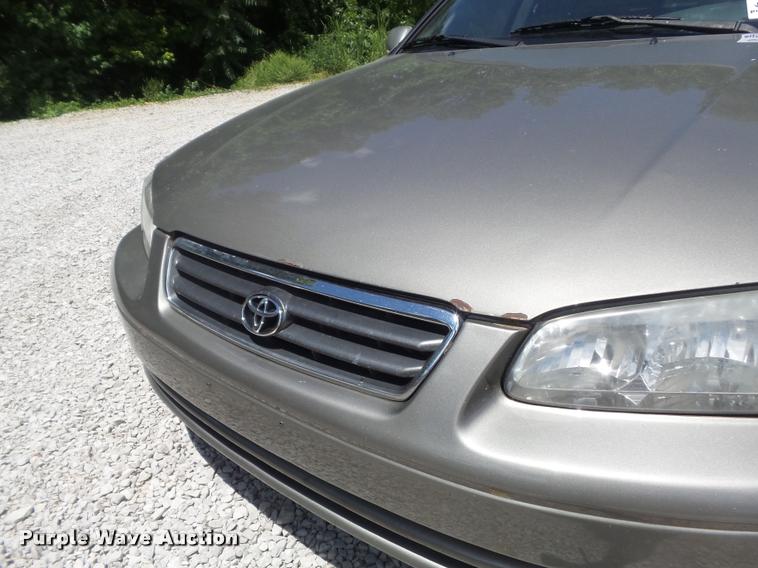 image for item K7605 2000 Toyota Camry