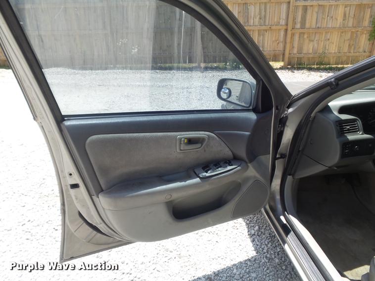 image for item K7605 2000 Toyota Camry