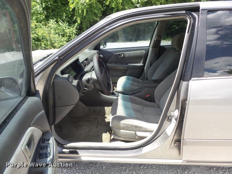 image for item K7605 2000 Toyota Camry