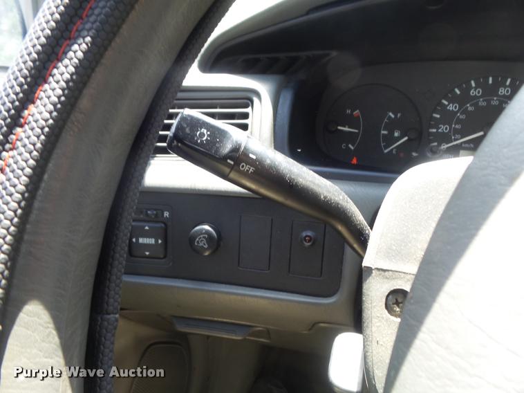 image for item K7605 2000 Toyota Camry