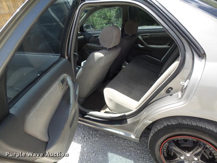 image for item K7605 2000 Toyota Camry