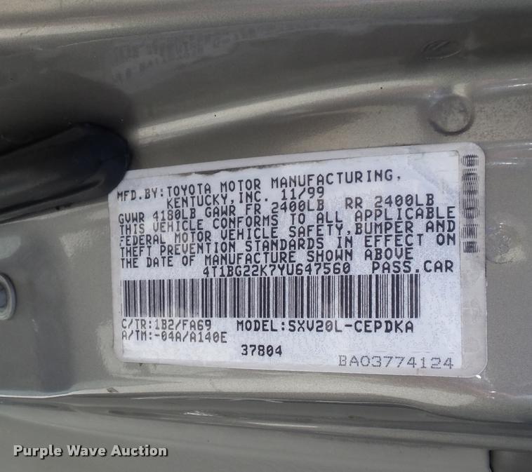 image for item K7605 2000 Toyota Camry