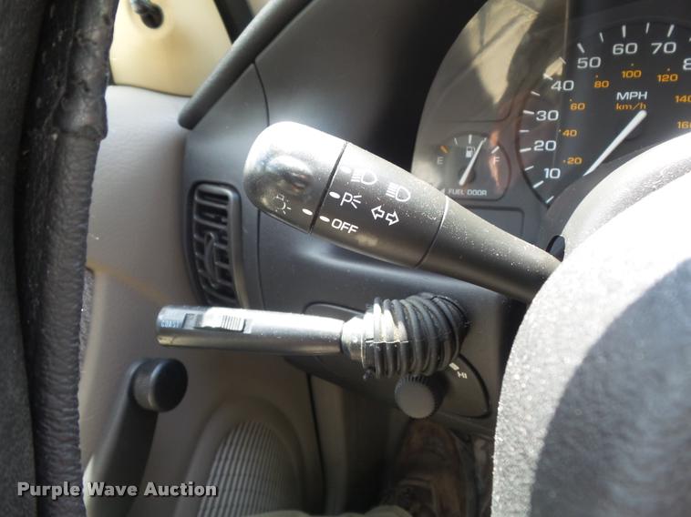 image for item K7606 2002 Saturn SL