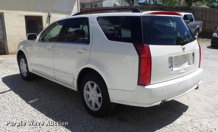 image for item K7647 2004 Cadillac SRX SUV