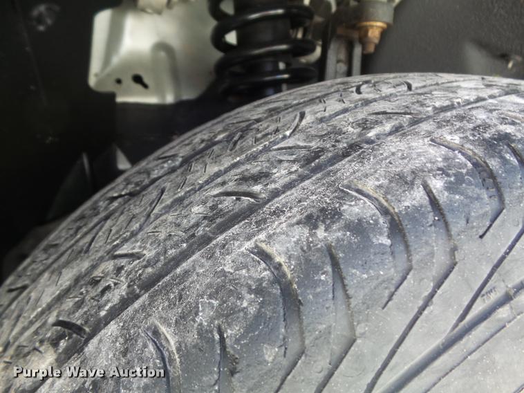 image for item K7647 2004 Cadillac SRX SUV