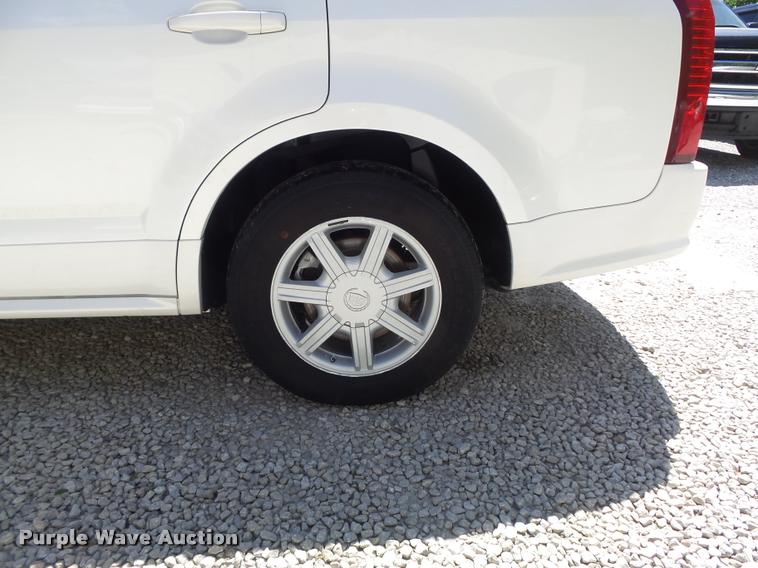 image for item K7647 2004 Cadillac SRX SUV