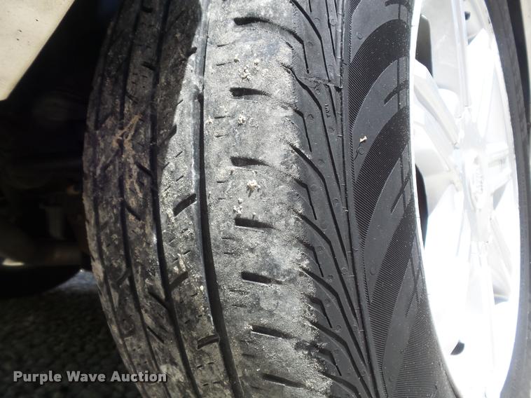 image for item K7647 2004 Cadillac SRX SUV