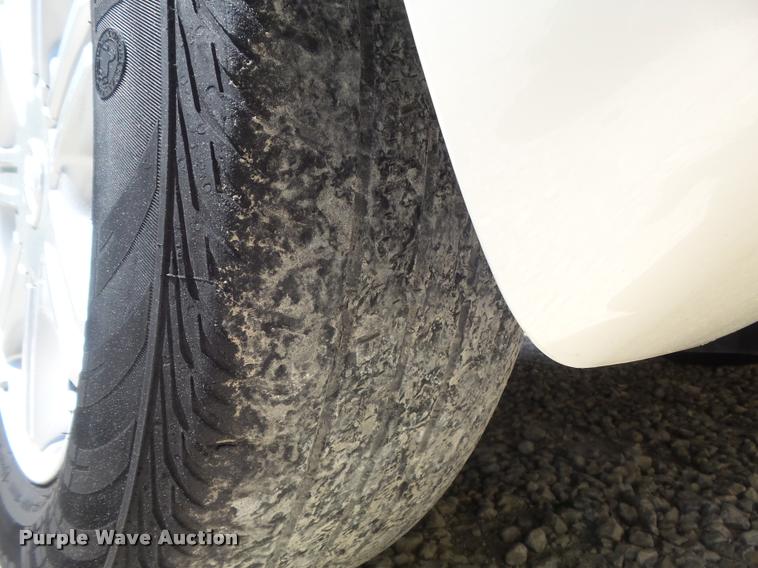 image for item K7647 2004 Cadillac SRX SUV