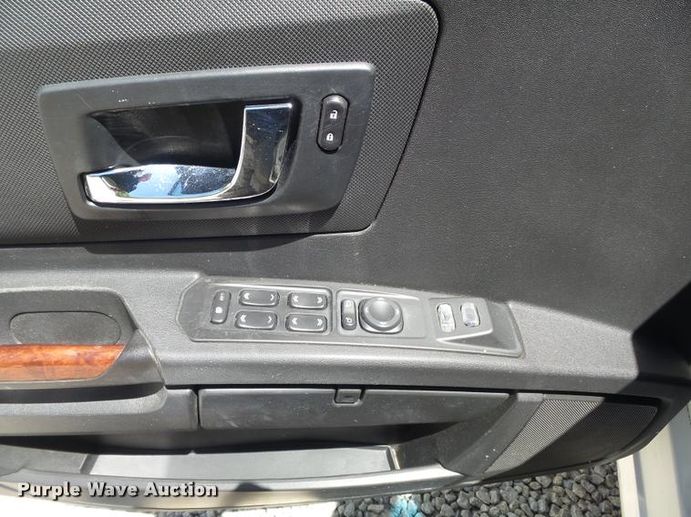 image for item K7647 2004 Cadillac SRX SUV