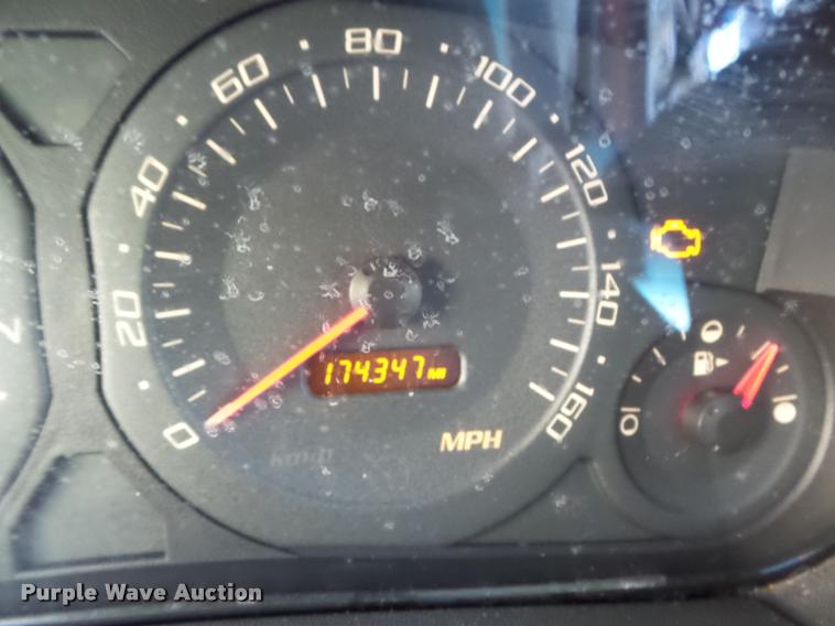 image for item K7647 2004 Cadillac SRX SUV