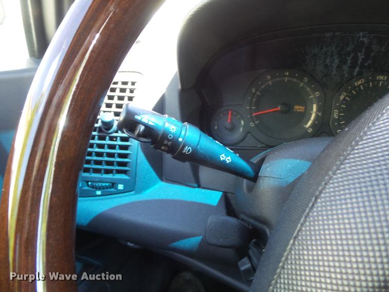 image for item K7647 2004 Cadillac SRX SUV