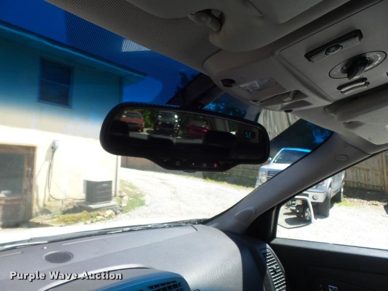 image for item K7647 2004 Cadillac SRX SUV