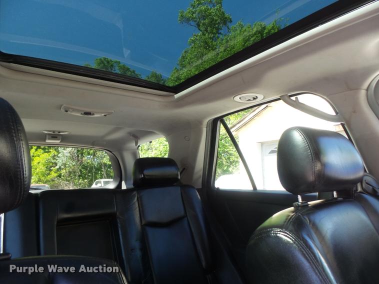 image for item K7647 2004 Cadillac SRX SUV