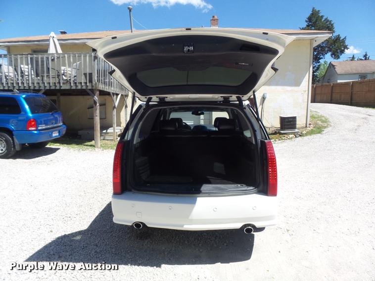 image for item K7647 2004 Cadillac SRX SUV