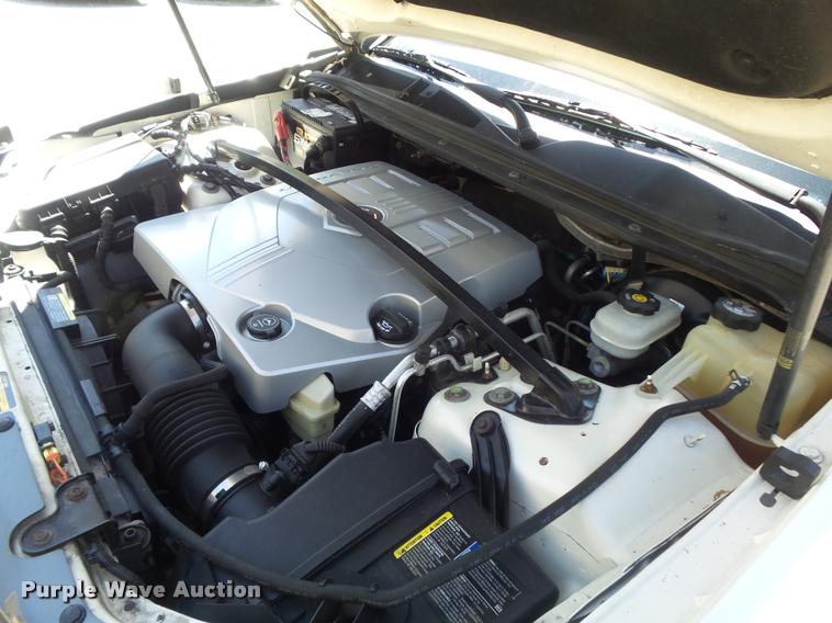 image for item K7647 2004 Cadillac SRX SUV