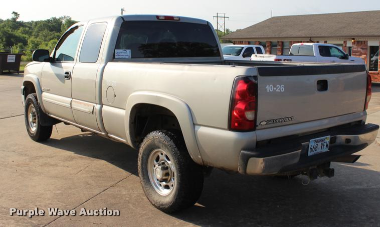 image for item L3167 2007 Chevrolet Silverado Classic 2500HD Ext. Cab pickup truck