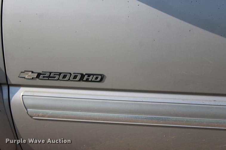 image for item L3167 2007 Chevrolet Silverado Classic 2500HD Ext. Cab pickup truck