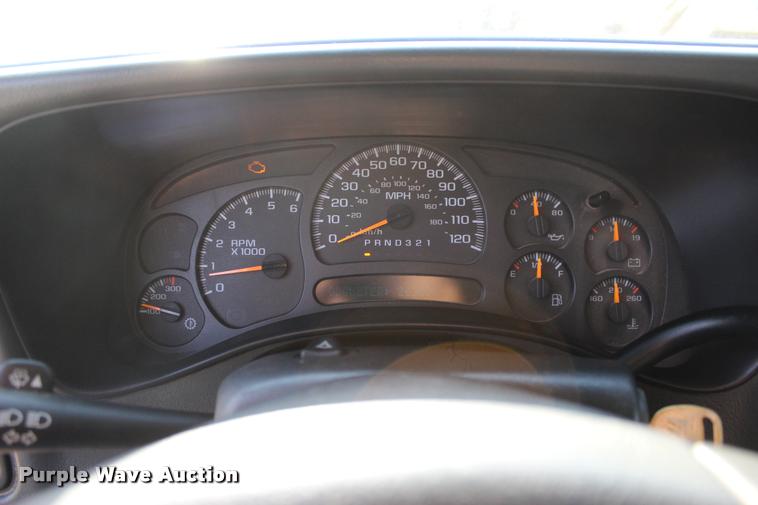 image for item L3167 2007 Chevrolet Silverado Classic 2500HD Ext. Cab pickup truck