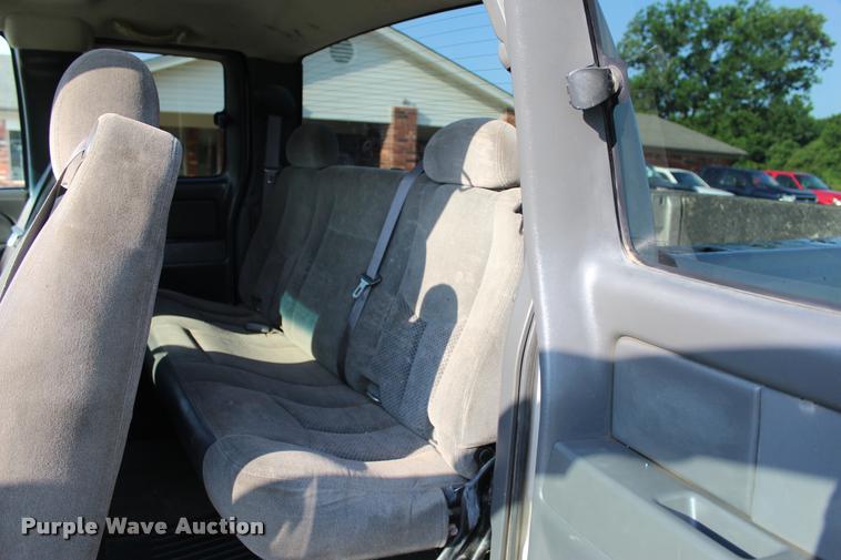 image for item L3167 2007 Chevrolet Silverado Classic 2500HD Ext. Cab pickup truck