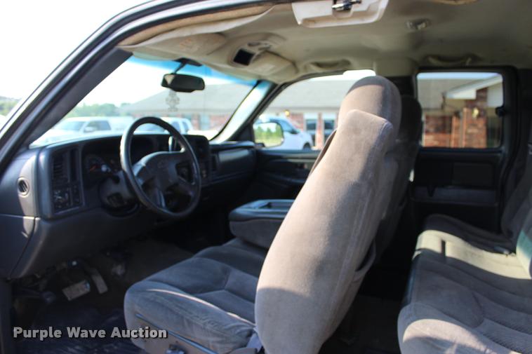 image for item L3167 2007 Chevrolet Silverado Classic 2500HD Ext. Cab pickup truck