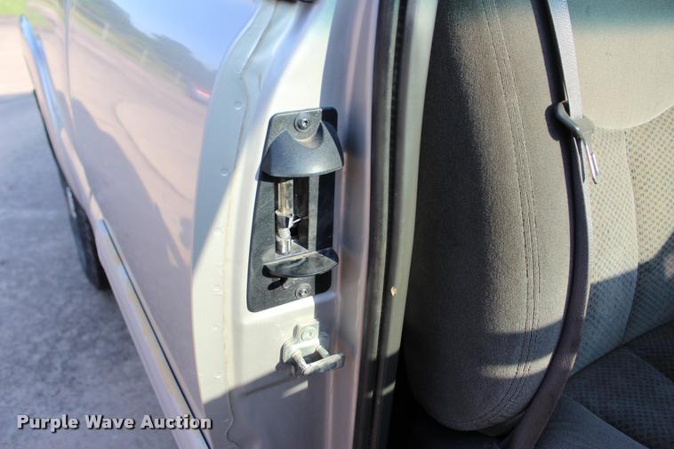 image for item L3167 2007 Chevrolet Silverado Classic 2500HD Ext. Cab pickup truck