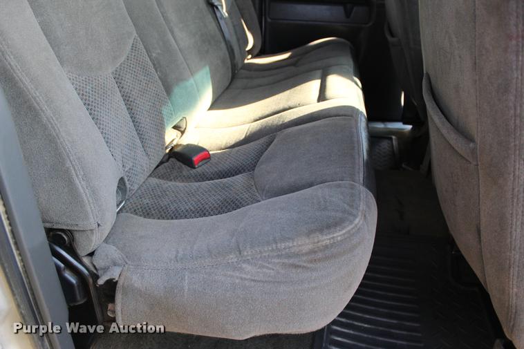 image for item L3167 2007 Chevrolet Silverado Classic 2500HD Ext. Cab pickup truck