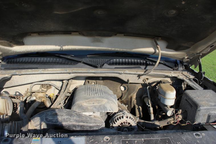 image for item L3167 2007 Chevrolet Silverado Classic 2500HD Ext. Cab pickup truck