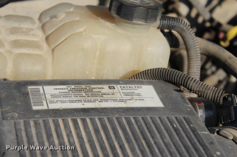 image for item L3167 2007 Chevrolet Silverado Classic 2500HD Ext. Cab pickup truck