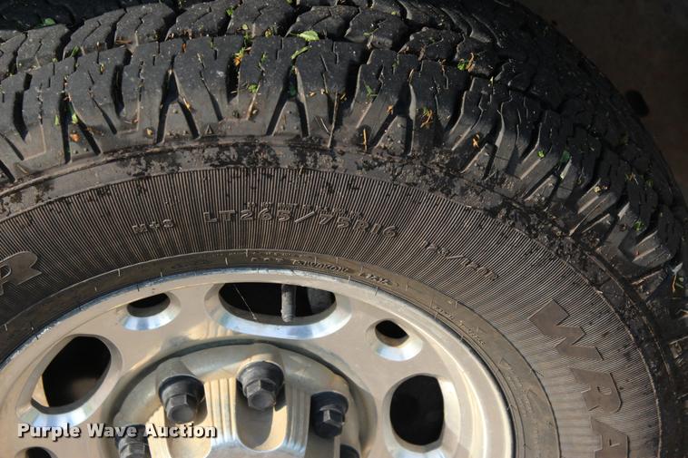 image for item L3167 2007 Chevrolet Silverado Classic 2500HD Ext. Cab pickup truck