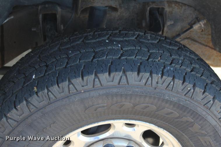 image for item L3167 2007 Chevrolet Silverado Classic 2500HD Ext. Cab pickup truck