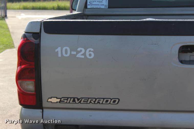 image for item L3167 2007 Chevrolet Silverado Classic 2500HD Ext. Cab pickup truck