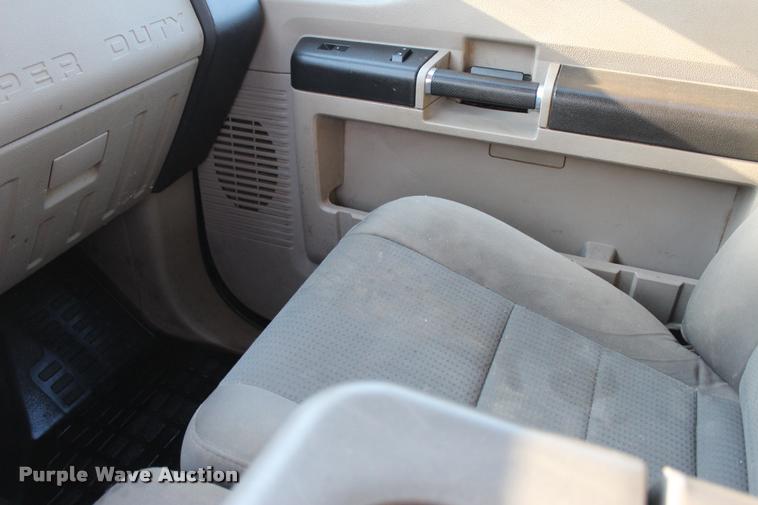 image for item L3168 2009 Ford F350 Super Duty XLT SuperCab pickup truck