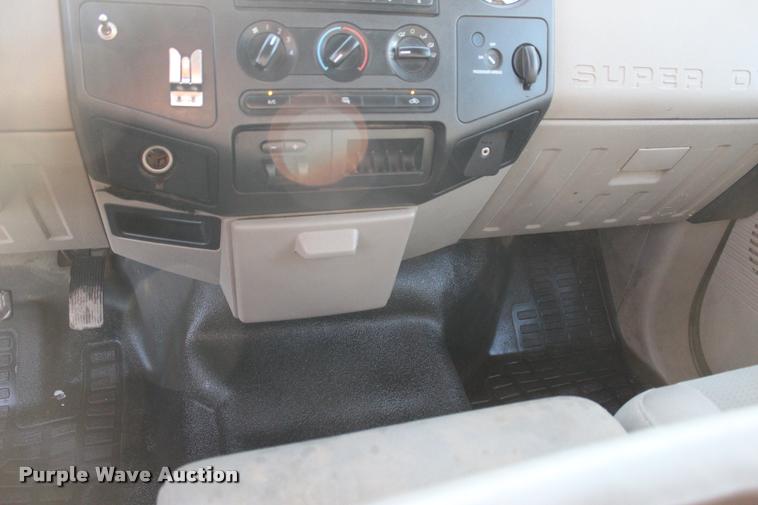 image for item L3168 2009 Ford F350 Super Duty XLT SuperCab pickup truck