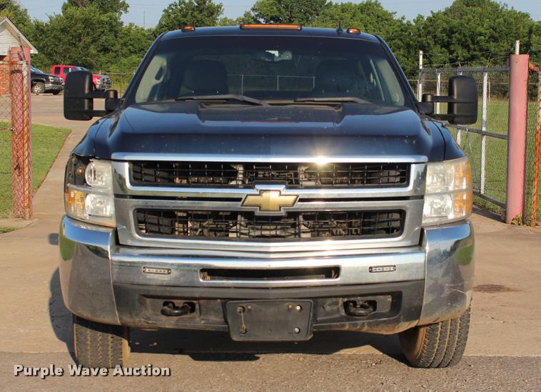 image for item L3169 2010 Chevrolet Silverado 2500HD Z71 Crew Cab pickup truck