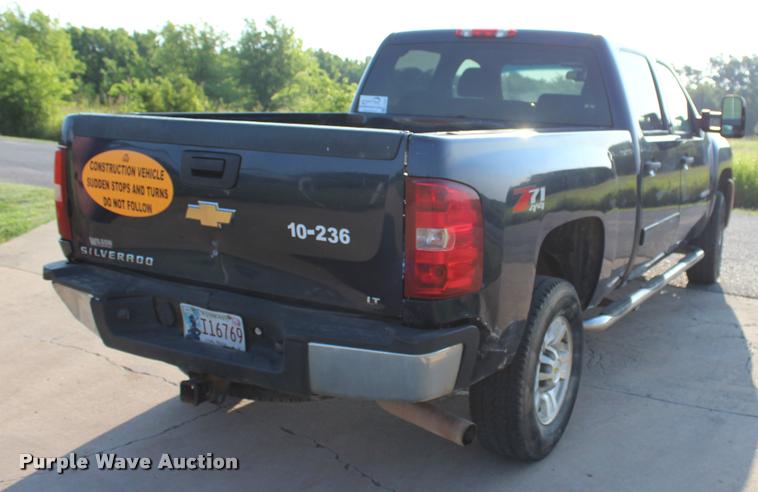 image for item L3169 2010 Chevrolet Silverado 2500HD Z71 Crew Cab pickup truck