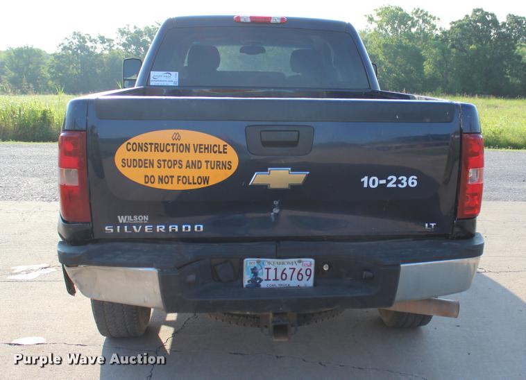 image for item L3169 2010 Chevrolet Silverado 2500HD Z71 Crew Cab pickup truck