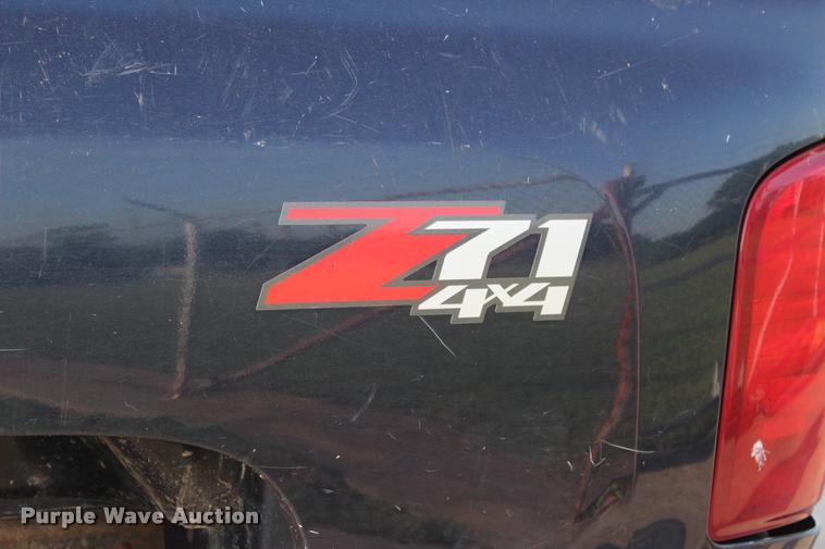image for item L3169 2010 Chevrolet Silverado 2500HD Z71 Crew Cab pickup truck