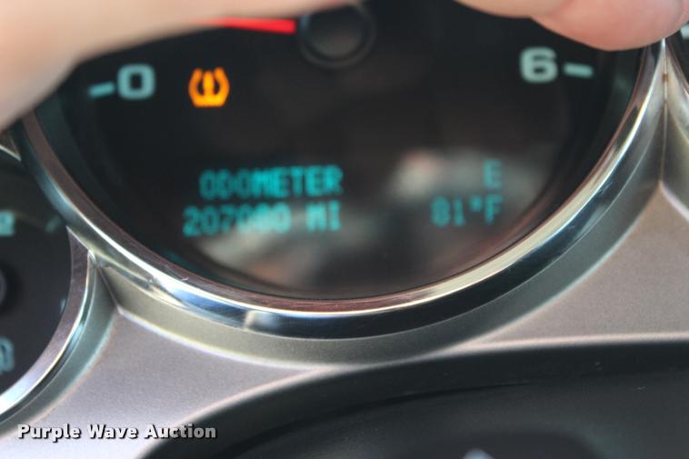 image for item L3169 2010 Chevrolet Silverado 2500HD Z71 Crew Cab pickup truck