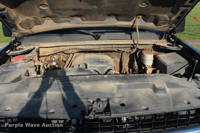 image for item L3169 2010 Chevrolet Silverado 2500HD Z71 Crew Cab pickup truck