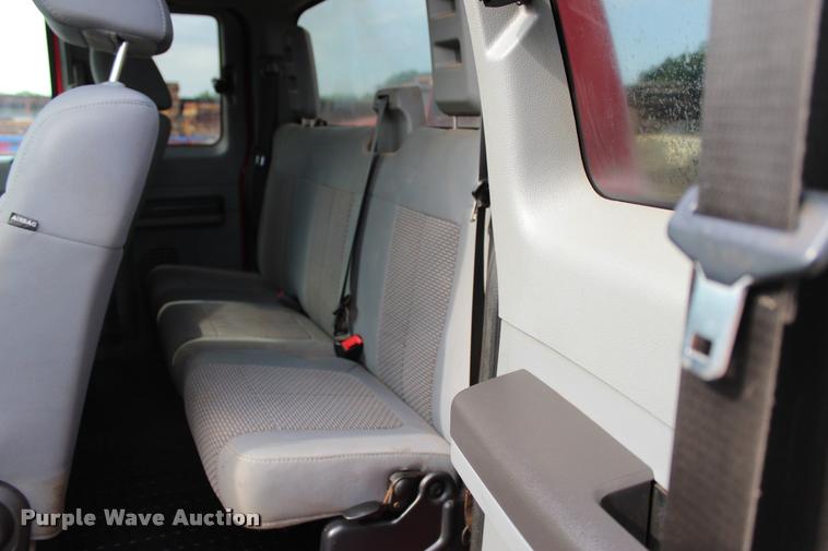 image for item L3174 2011 Ford F550 Super Duty XLT SuperCab truck cab and chassis