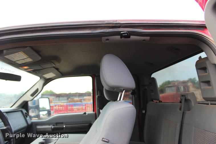 image for item L3174 2011 Ford F550 Super Duty XLT SuperCab truck cab and chassis