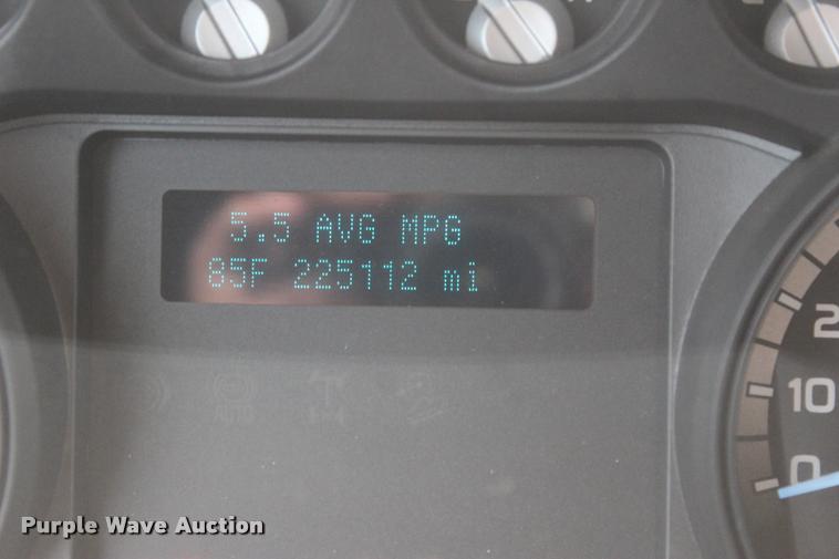 image for item L3174 2011 Ford F550 Super Duty XLT SuperCab truck cab and chassis