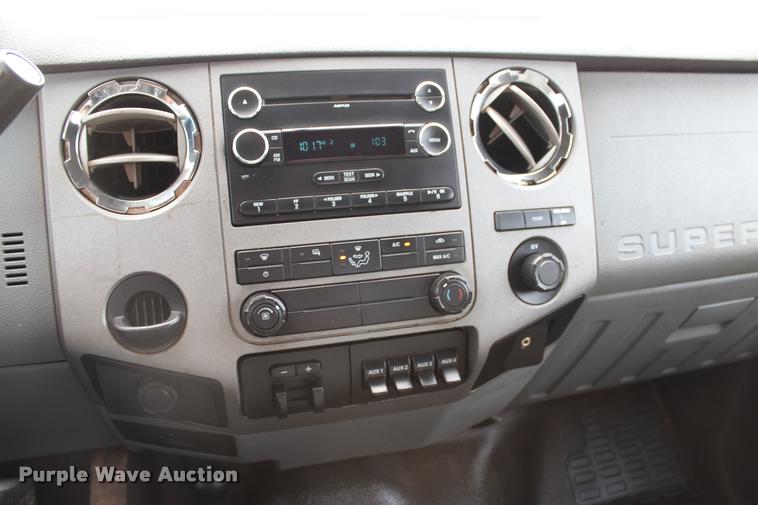image for item L3174 2011 Ford F550 Super Duty XLT SuperCab truck cab and chassis