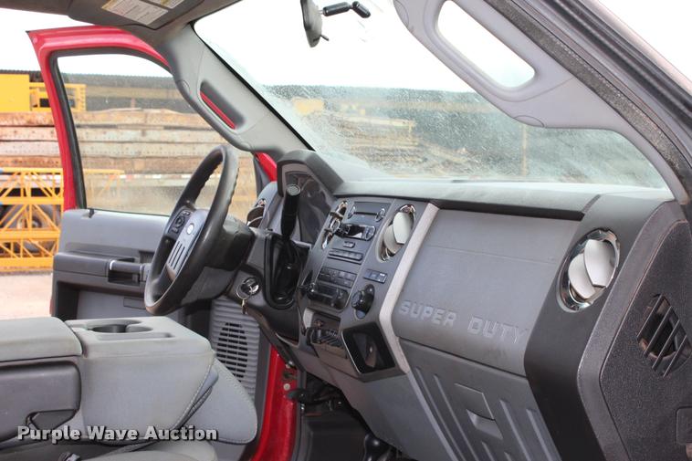 image for item L3174 2011 Ford F550 Super Duty XLT SuperCab truck cab and chassis