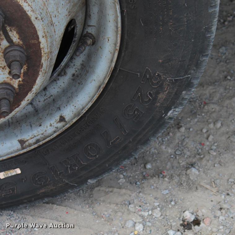 image for item L3174 2011 Ford F550 Super Duty XLT SuperCab truck cab and chassis