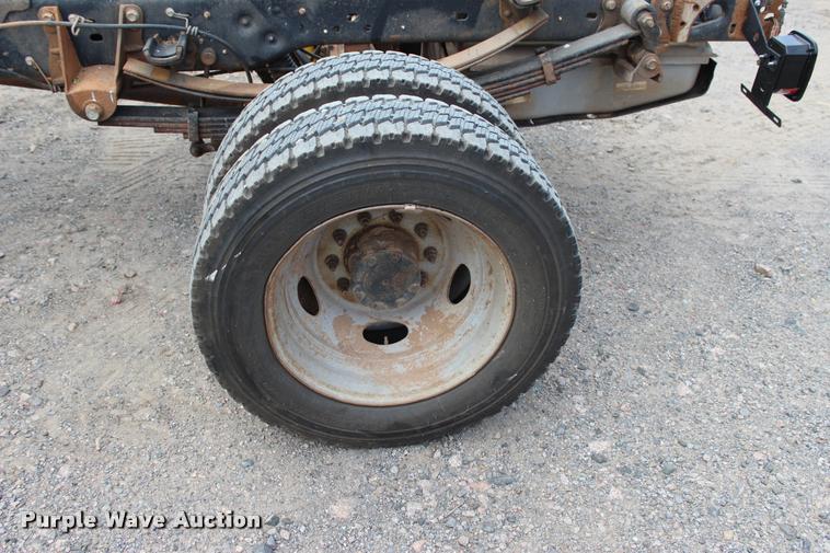 image for item L3174 2011 Ford F550 Super Duty XLT SuperCab truck cab and chassis