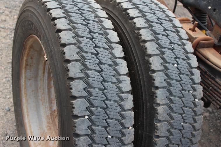 image for item L3174 2011 Ford F550 Super Duty XLT SuperCab truck cab and chassis