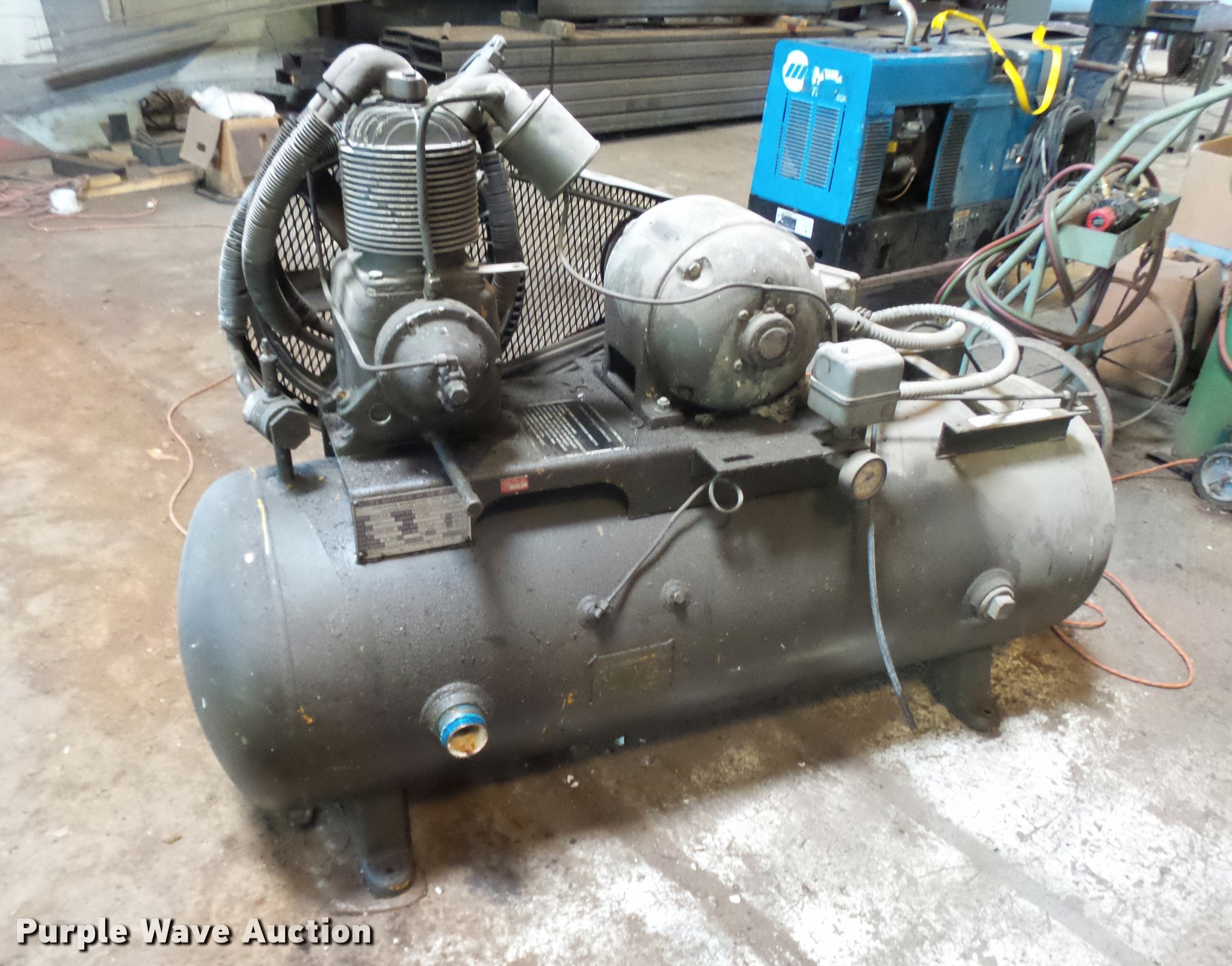 Champion R-15HU pneumatic machinery compressor in Grain Valley, MO ...