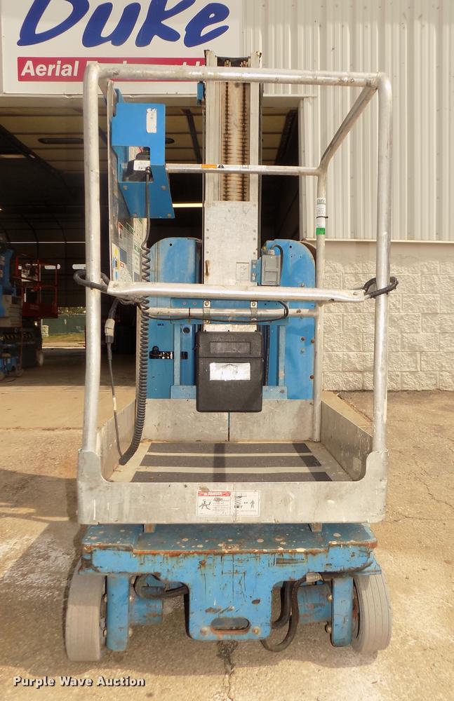 image for item DA0719 2008 Genie GR20 vertical lift