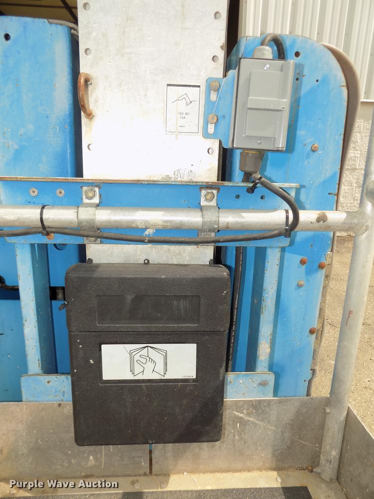 image for item DA0719 2008 Genie GR20 vertical lift